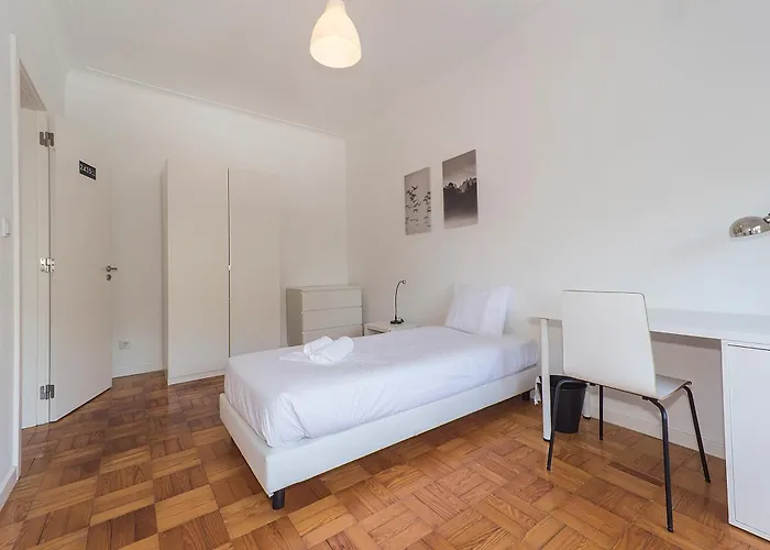 Houze Four Bedroom Near Zoo Apartament Lizbona